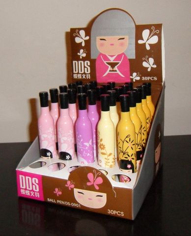Pluma kokeshi en forma de botella