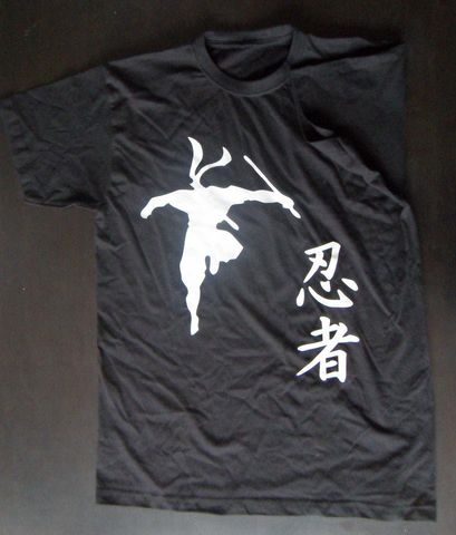 Playera Negra Ninja $180.00. En cualquier color y tallas de hombre, Mujer y niño 